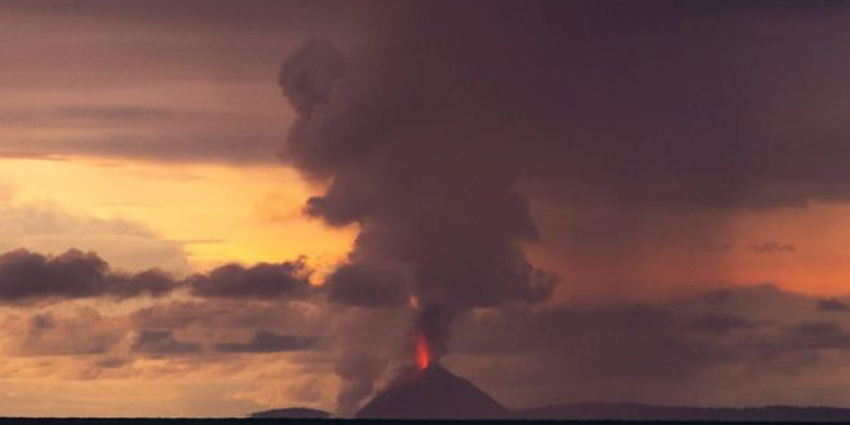 इन्डोनेसियामा ज्वालामुखी बिस्फोटनपछि सुनामी, ४३ को मृत्यु