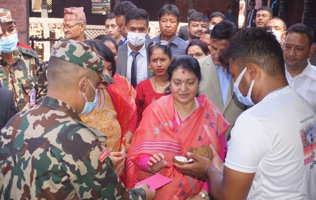 rastrapati-palanchok राष्ट्रपति भण्डारीद्वारा पलाञ्चोक भगवती दर्शन