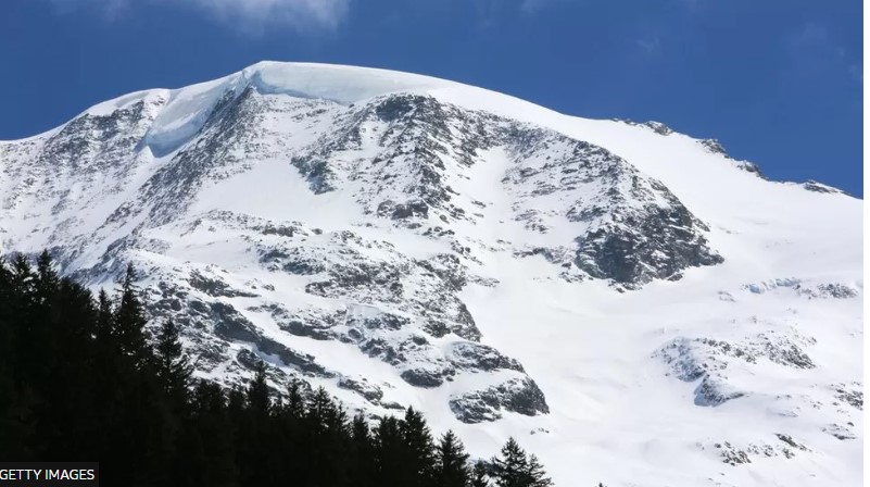 फ्रान्समा हिमपहिरो, चार जनाको मृत्यु