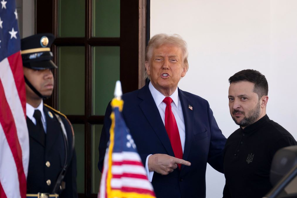 trump-and-zeln-1740803660 ह्वाइट हाउसमा चर्काचर्कीपछि दर्जनौं युरोपेली नेताहरूको जेलेन्स्कीलाई समर्थन