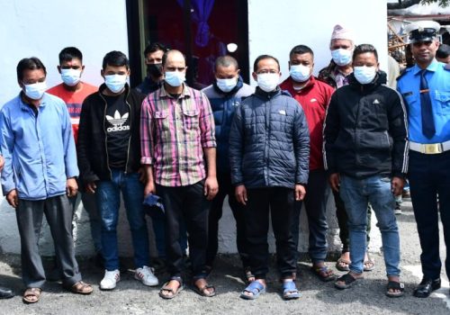 दिउँसै मापसे गर्नेमाथि ट्राफिक प्रहरीको एक्सन, १६ चालक कारबाहीमा